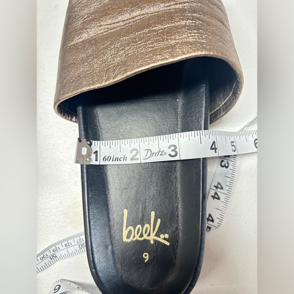 beek Pelican  Bronze Slide Sandals Size 9 - Picture 4 of 6